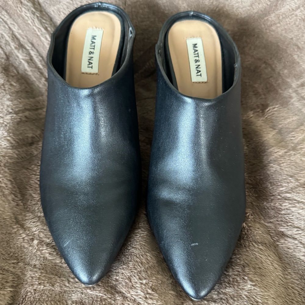 Matt & Nat Women's Chunky Heel Shoe sz 10 color Black